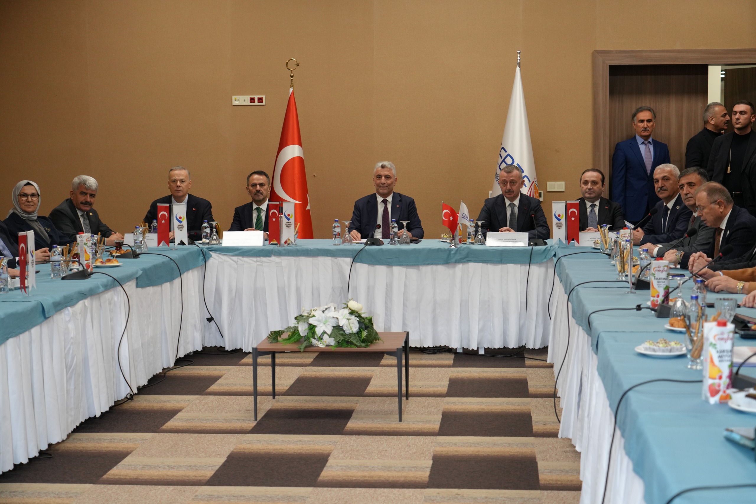 Gebze Ticaret Odası İhracatın Liderleri’ni Ödüllendirdi: Bakan Ömer Bolat Katılımıyla Üst Düzey İstişare Toplantısı Gerçekleşti